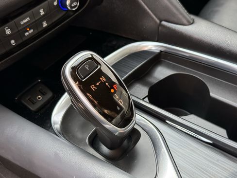 Used 2018 Buick Enclave Essence image 23