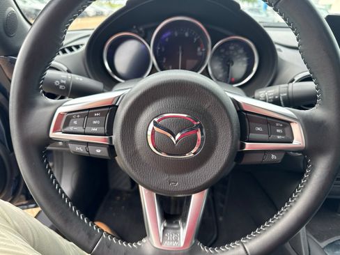 Used 2024 MAZDA MX-5 Miata Club RWD image 13