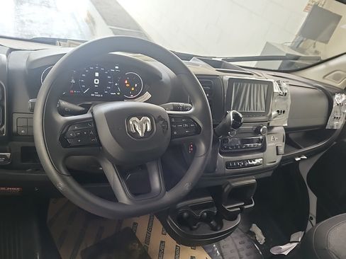 Used 2025 RAM ProMaster 2500 w/ U-Haul Equipment Group FWD image 8
