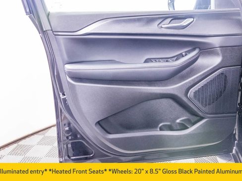 New 2025 Jeep Grand Cherokee Altitude image 16