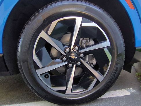 Used 2025 Chevrolet Equinox EV LT w/ Convenience Package image 29