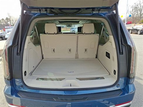 Certified 2025 Cadillac Escalade ESV Premium Luxury Platinum w/ LPO, Floor Liner Package image 26