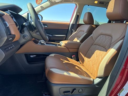 New 2026 Nissan Pathfinder Platinum image 16