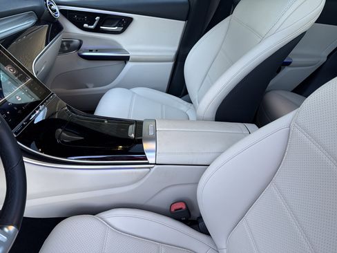 Certified 2025 Mercedes-Benz GLC 300 image 16