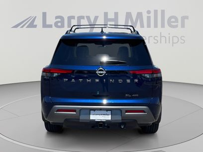 New 2026 Nissan Pathfinder SL w/ SL Premium Package (P04)
