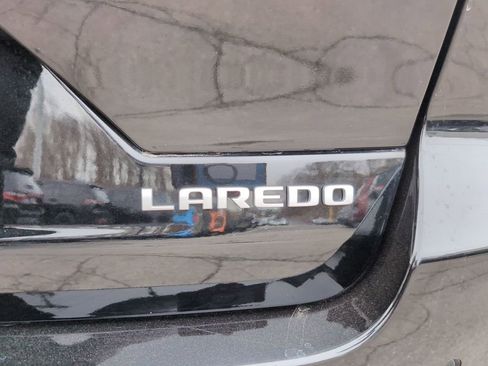 Used 2025 Jeep Grand Cherokee Laredo w/ Luxury Tech Group I AWD/4WD image 15
