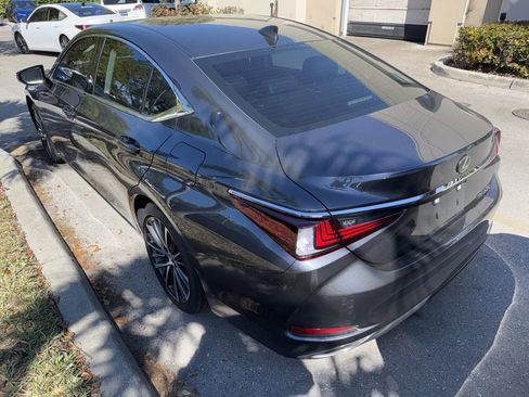 Used 2025 Lexus ES 350 w/ Premium Package image 9