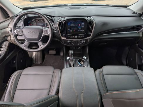Used 2021 Chevrolet Traverse RS image 9