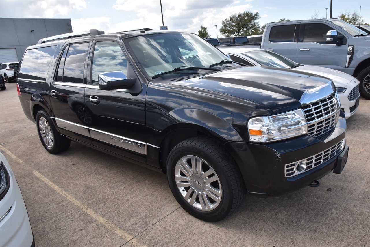 Used 2014 Lincoln Navigator L 2WD image 5