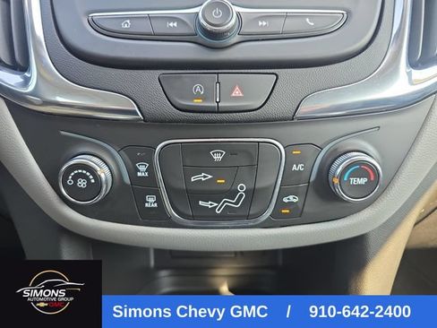 Used 2023 Chevrolet Equinox LS AWD/4WD image 17