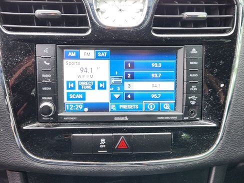 Used 2012 Chrysler 200 Touring FWD image 11