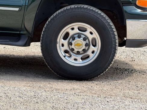 Used 2003 Chevrolet Suburban 2500 LT w/ LT Preferred Equipment Group AWD/4WD image 8