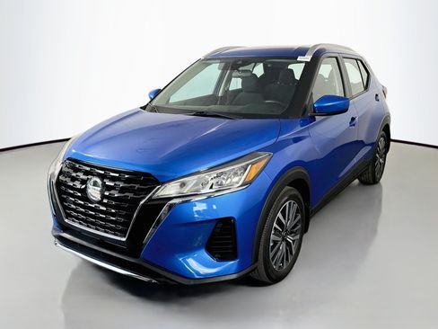Used 2021 Nissan Kicks SV FWD image 4