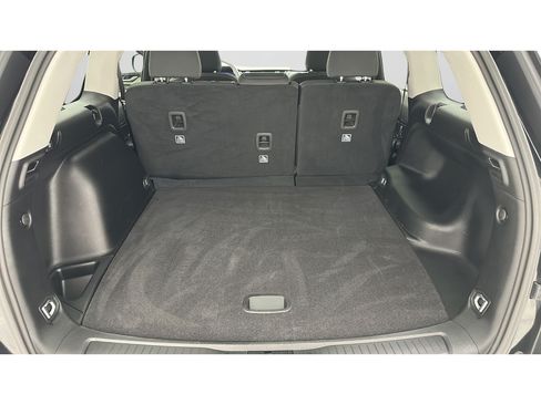 Used 2023 Jeep Grand Cherokee Laredo AWD/4WD image 24