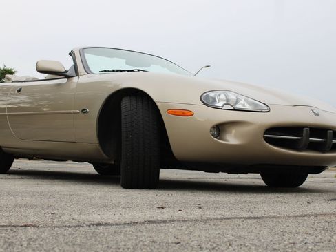 Used 1999 Jaguar XK8 Convertible RWD image 34