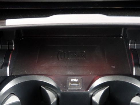 Used 2024 BMW 330i Sedan w/ Convenience Package image 26