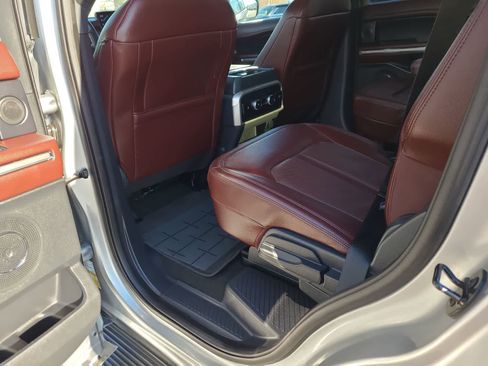 Used 2023 Ford Expedition Limited image 20