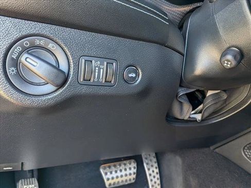 Used 2020 Dodge Challenger SRT Hellcat Redeye image 15