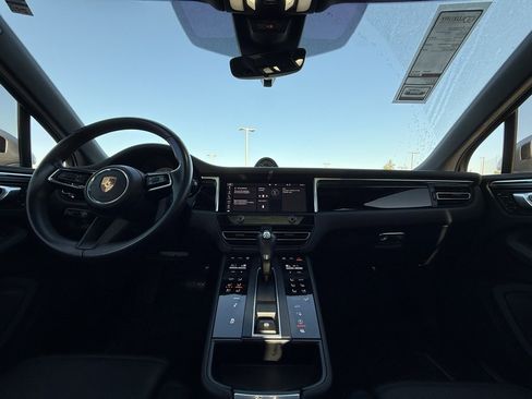Used 2022 Porsche Macan S w/ Premium Package Plus image 30