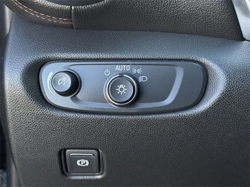 Certified 2020 Chevrolet Blazer Premier w/ Driver Confidence II Package image 25