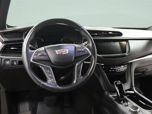 Used 2021 Cadillac XT5 Premium Luxury image 8