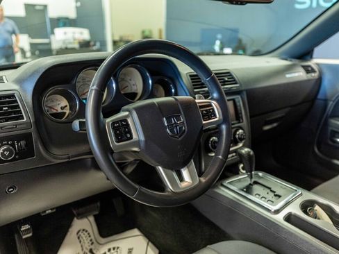 Used 2013 Dodge Challenger R/T w/ Blacktop Pkg image 13