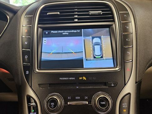 Used 2019 Lincoln Nautilus Reserve image 18