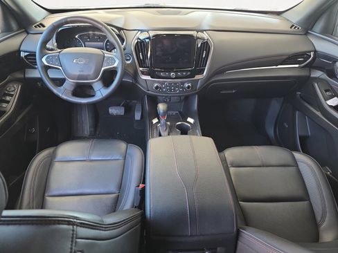 Used 2023 Chevrolet Traverse RS image 2