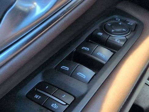 Used 2022 Chevrolet Suburban High Country image 22