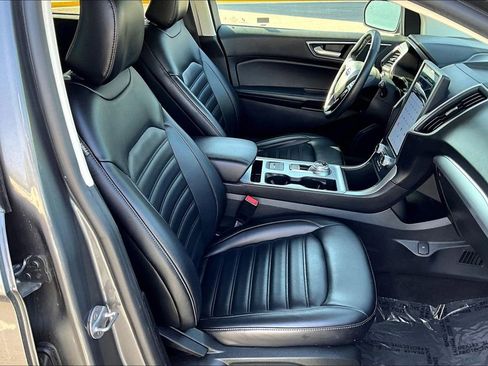 Used 2022 Ford Edge SEL image 4