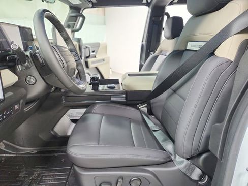 New 2026 GMC Hummer EV 4x4 Crew Cab w/ LPO, Dark Essentials Package image 19