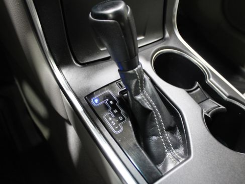 Used 2016 Toyota Camry XLE w/ Convenience Package image 18