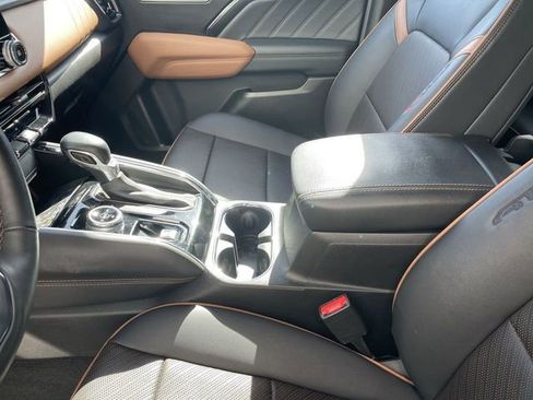 Used 2024 GMC Canyon AT4 w/ AT4 Premium Package AWD/4WD image 20