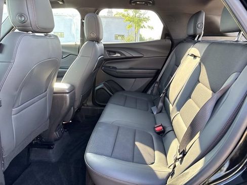 Used 2023 Chevrolet TrailBlazer RS w/ Sun and Liftgate Package FWD image 10
