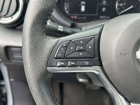 Used 2023 Nissan Kicks SR w/ SR Premium Package image 17