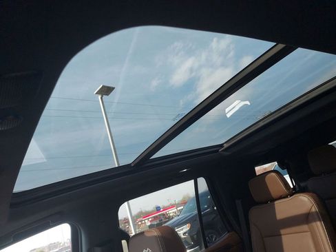 Used 2024 Chevrolet Tahoe High Country image 28