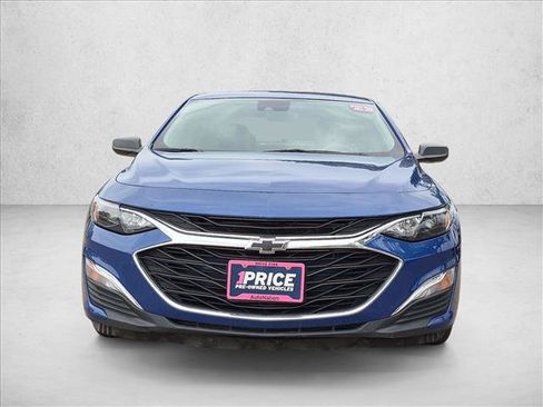 Used 2023 Chevrolet Malibu LS FWD image 2