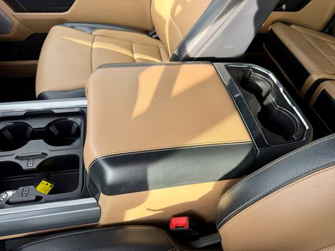 Used 2024 Ford F250 Lariat w/ Chrome Package image 27