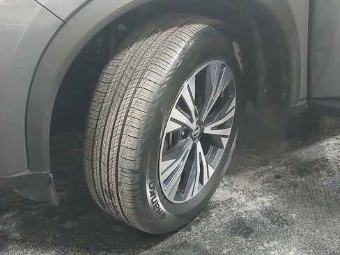 Used 2023 Nissan Rogue SV w/ SV Premium B Package image 33