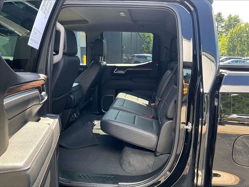 Used 2025 GMC Sierra 1500 SLT AWD/4WD image 17