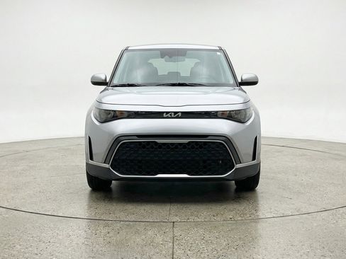 Used 2025 Kia Soul LX w/ LX Technology Package FWD image 2