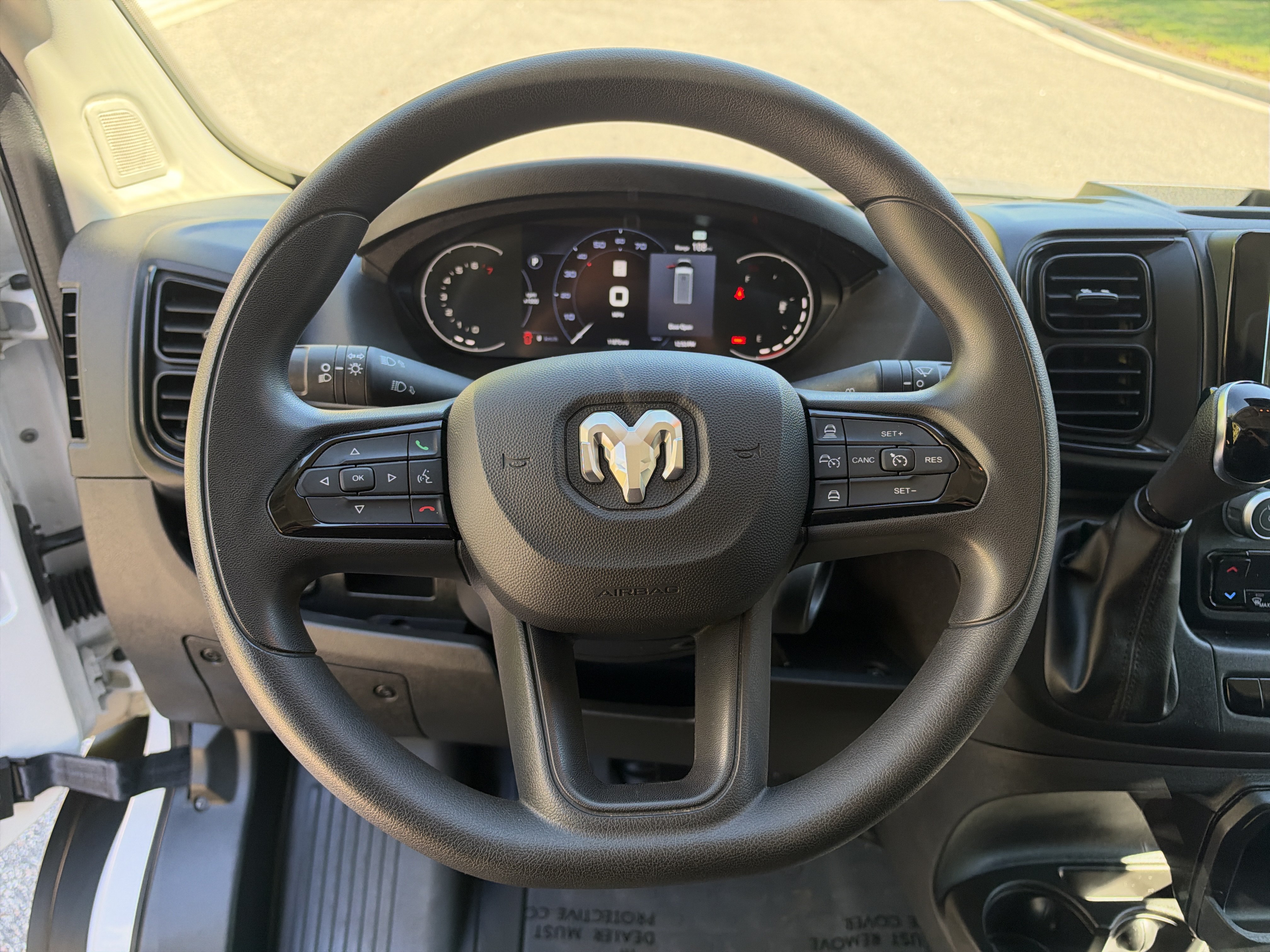 Used 2025 RAM ProMaster 2500 w/ U-Haul Equipment Group FWD image 17
