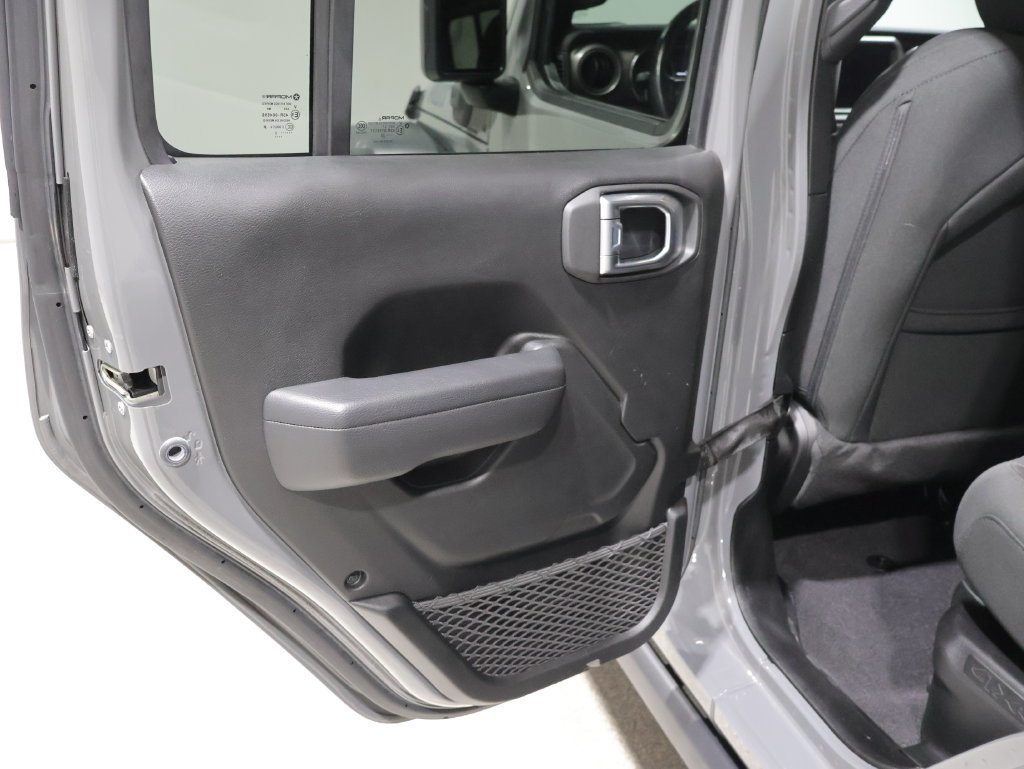 Used 2023 Jeep Wrangler Unlimited w/ Cold Weather Group AWD/4WD image 19