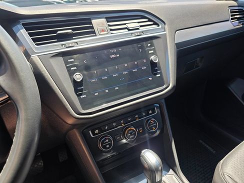 Used 2020 Volkswagen Tiguan SE w/ Panoramic Sunroof Package FWD image 35