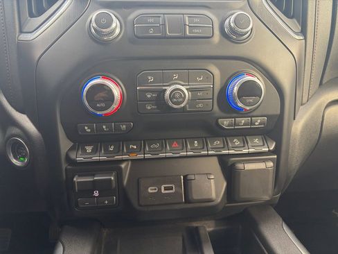 Used 2022 GMC Sierra 2500 AT4 w/ AT4 Premium Plus Package image 25