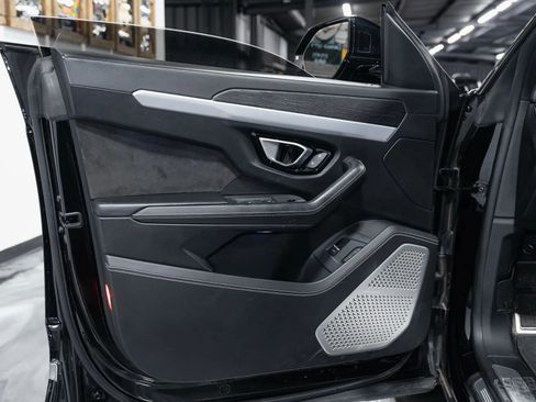 Used 2019 Lamborghini Urus image 21