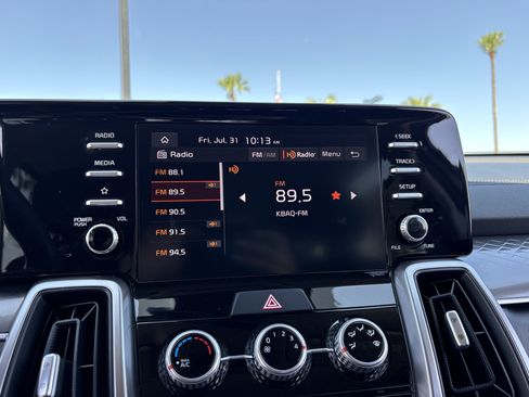Certified 2023 Kia Sorento LX FWD image 19