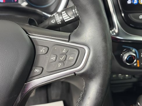Used 2023 Chevrolet Equinox Premier AWD/4WD image 31