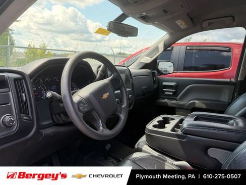 Used 2018 Chevrolet Silverado 1500 Custom w/ Custom Value Package AWD/4WD image 3