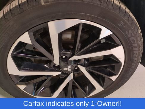 Used 2023 Mitsubishi Outlander SE AWD/4WD image 2